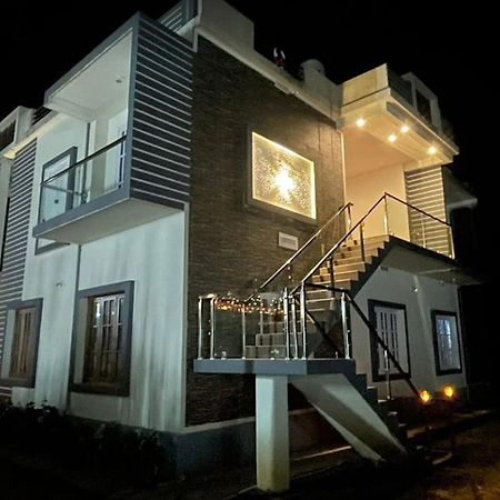 Empra Exotica Apartment Madikeri Bagian luar foto